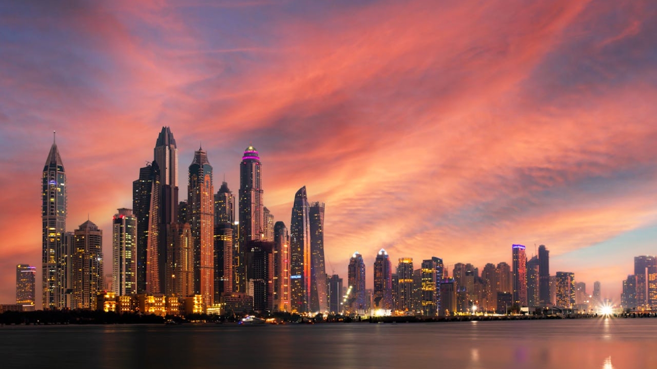 Buy Property in Dubai: 5 Neighborhoods That Match Your Investment Goal